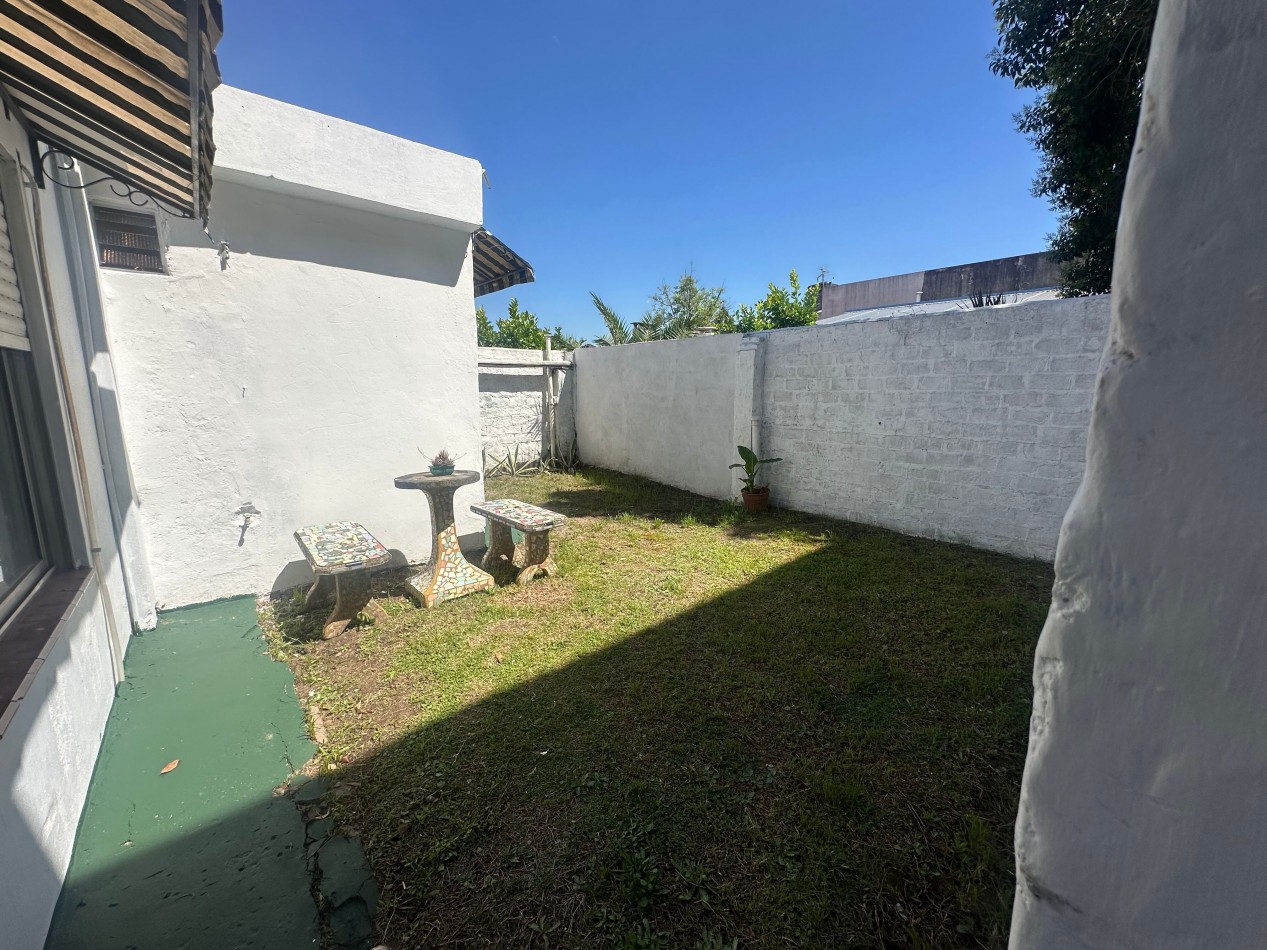 Ph de dos ambientes por pasillo muy luminoso con espacio verde