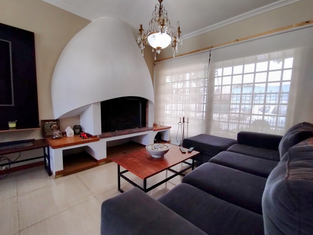 Casa de 4 ambientes con gran parque y piscina - Talcahuano 548, Banfield