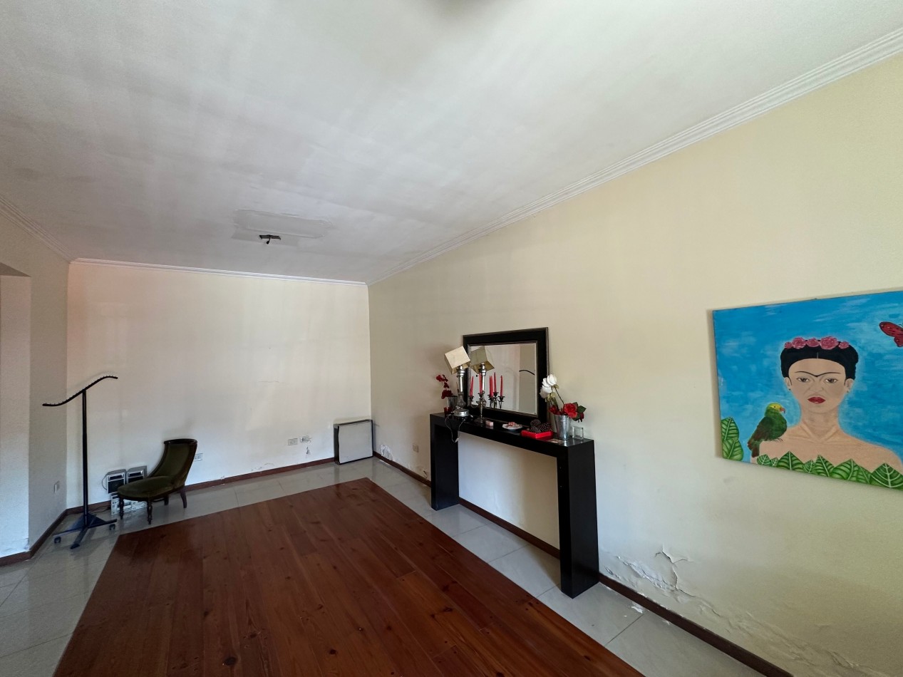 Casa de 4 dormitorios en 3 plantas con quincho y doble parrilla - A reciclar - San Martin 237, Lomas de Zamora (entre Saenz y Portela)