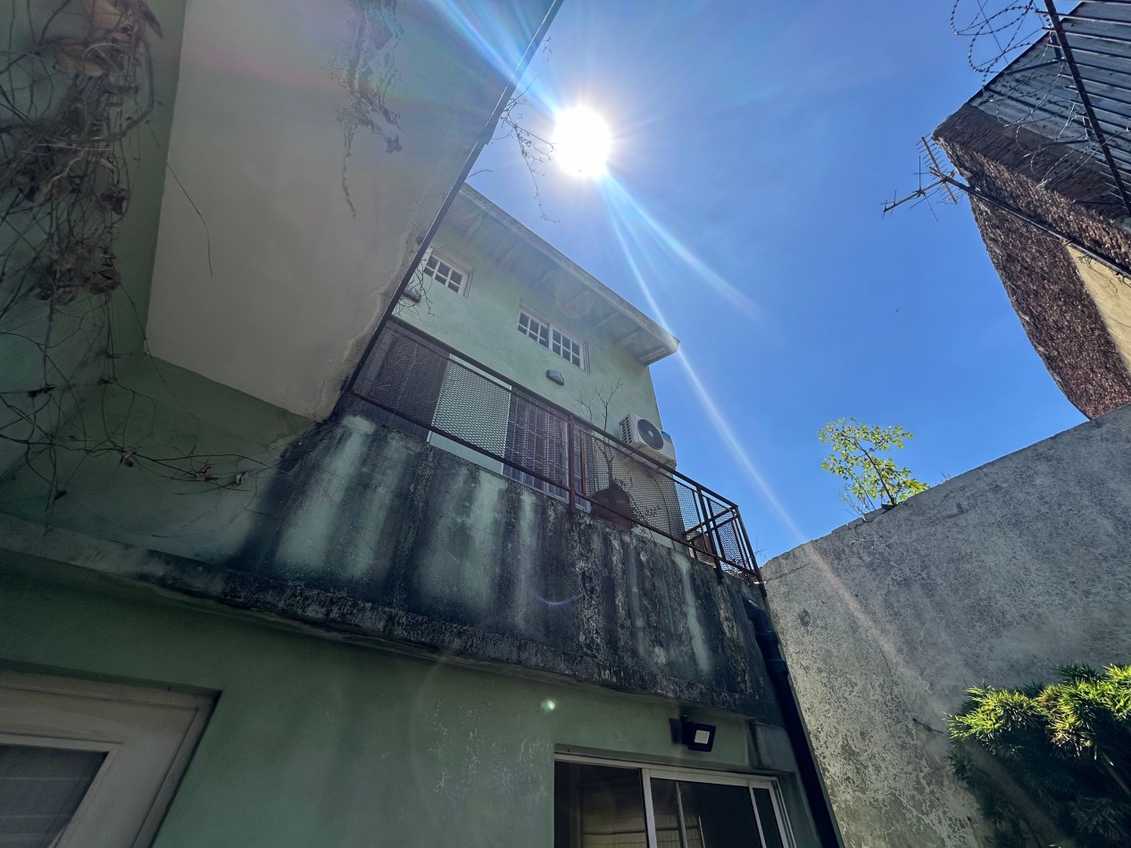 Casa de 4 dormitorios en 3 plantas con quincho y doble parrilla - A reciclar - San Martin 237, Lomas de Zamora (entre Saenz y Portela)