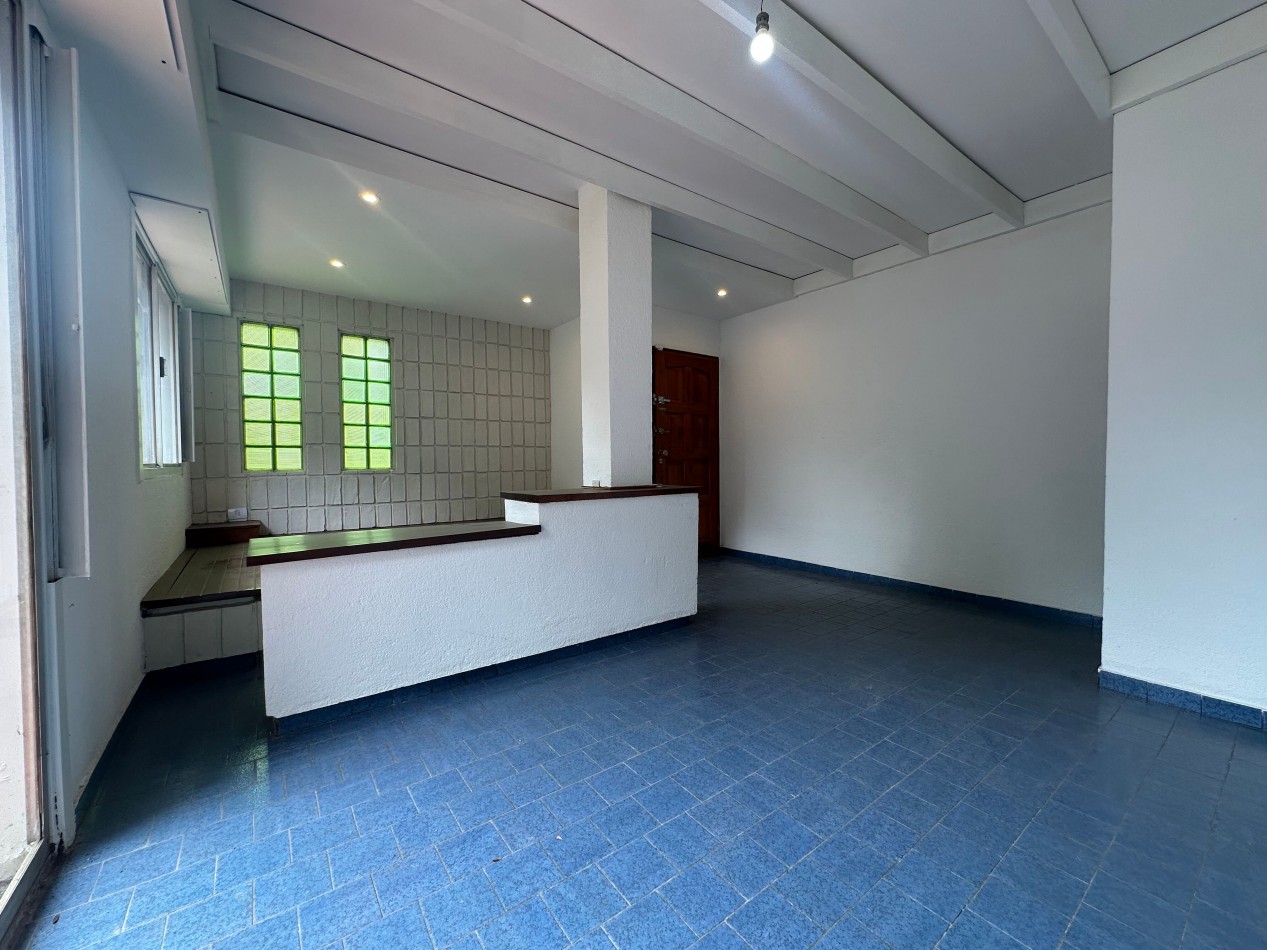 Casa tipo PH en venta - Esquina Manuel Castro y Pereyra Lucena, Lomas de Zamora