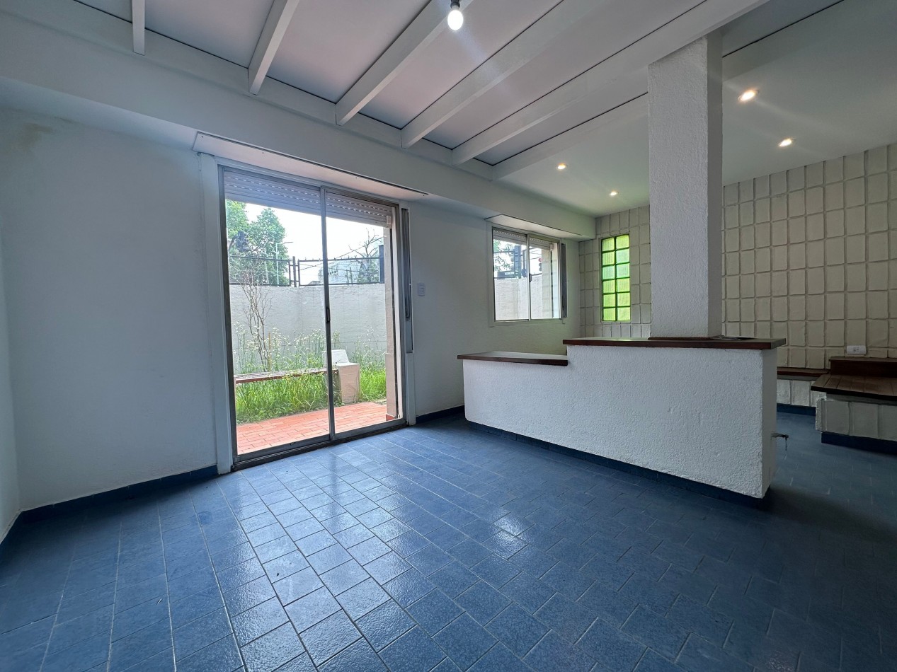 Casa tipo PH en venta - Esquina Manuel Castro y Pereyra Lucena, Lomas de Zamora