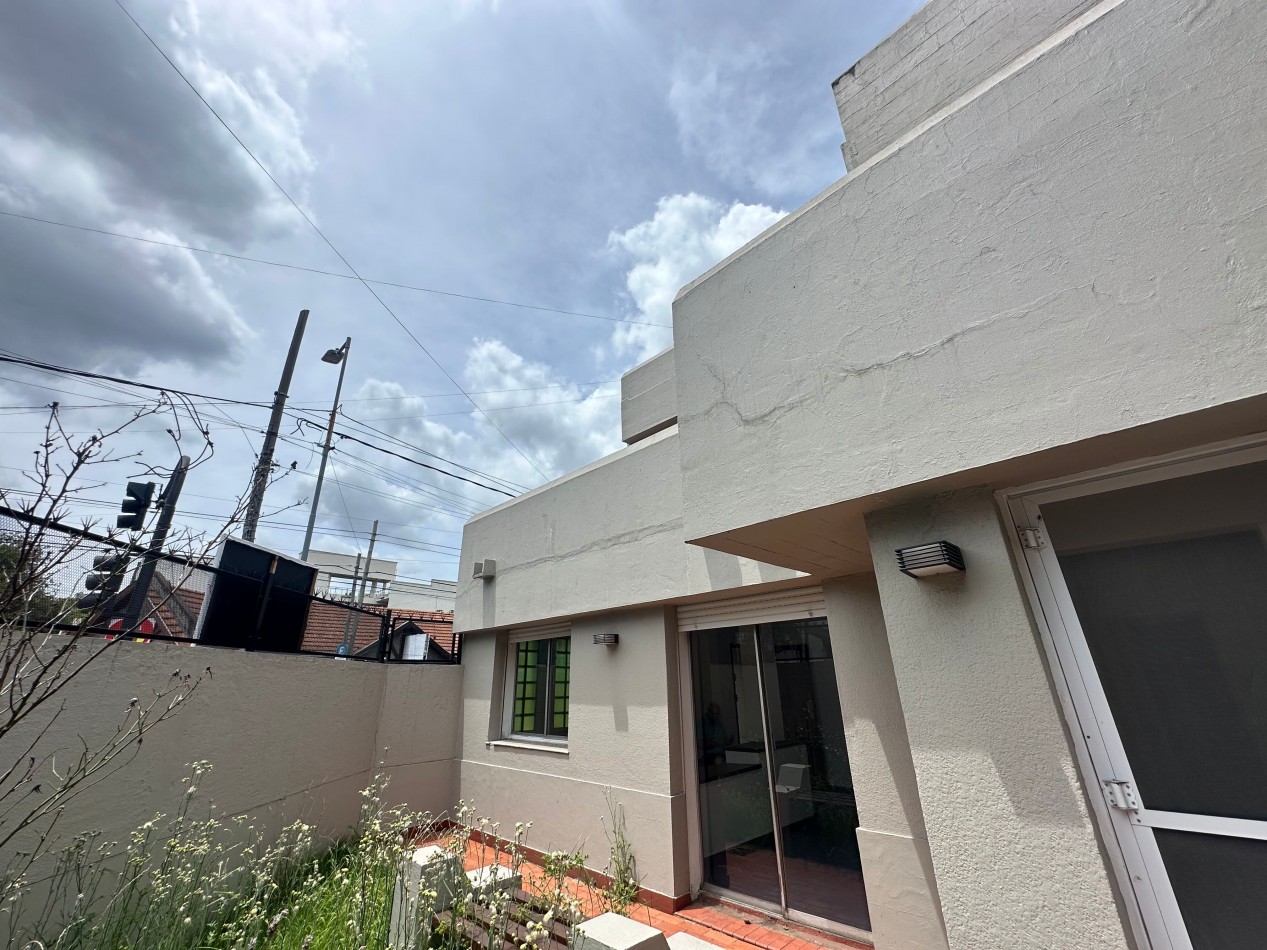 Casa tipo PH en venta - Esquina Manuel Castro y Pereyra Lucena, Lomas de Zamora