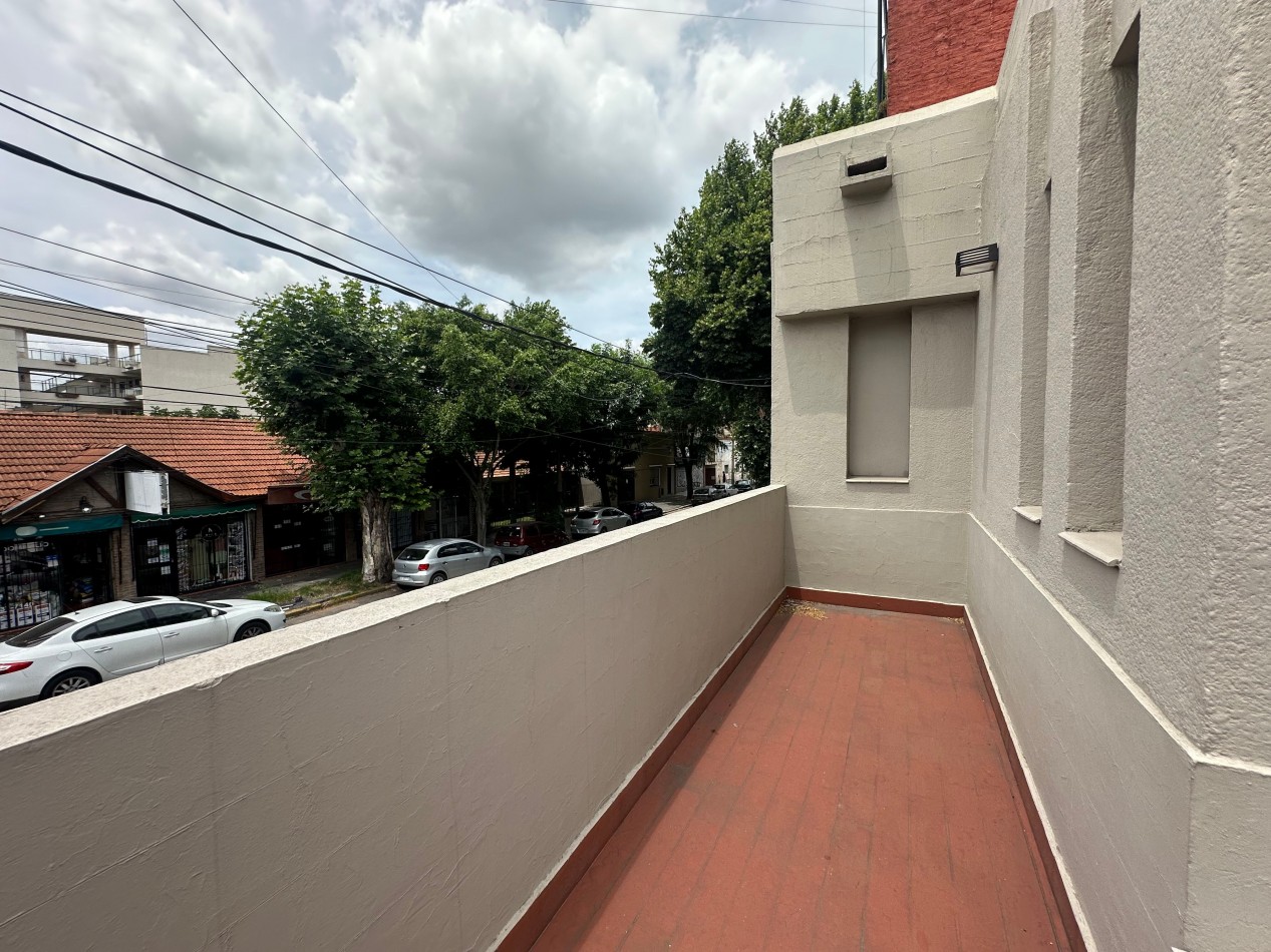 Casa tipo PH en venta - Esquina Manuel Castro y Pereyra Lucena, Lomas de Zamora