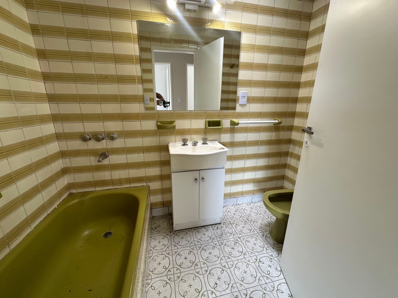 Casa tipo PH en venta - Esquina Manuel Castro y Pereyra Lucena, Lomas de Zamora