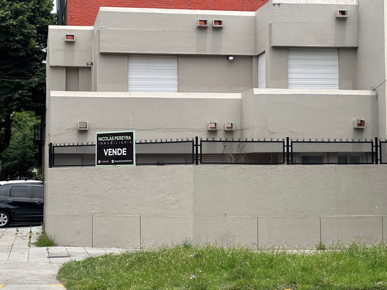 Casa tipo PH en venta - Esquina Manuel Castro y Pereyra Lucena, Lomas de Zamora
