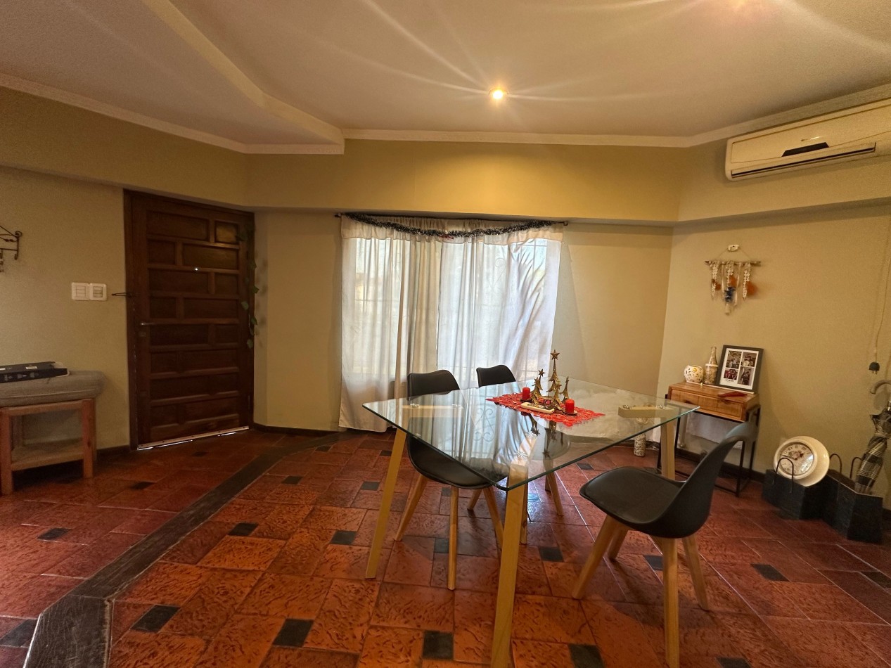 PH en Venta en Banfield - 4 Ambientes en Dos Plantas con Garage, Patio y Terraza - Ezeiza 2695