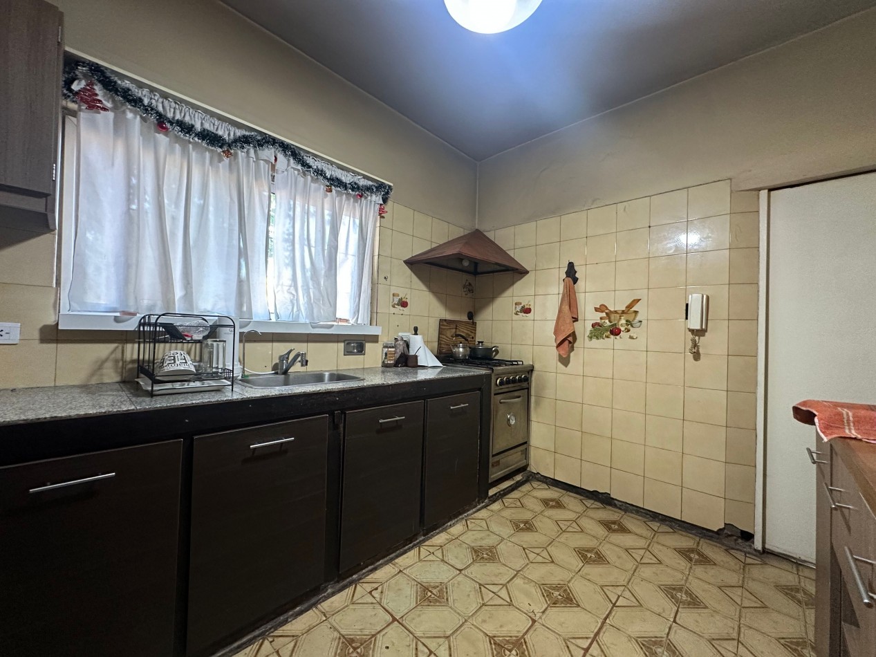 PH en Venta en Banfield - 4 Ambientes en Dos Plantas con Garage, Patio y Terraza - Ezeiza 2695