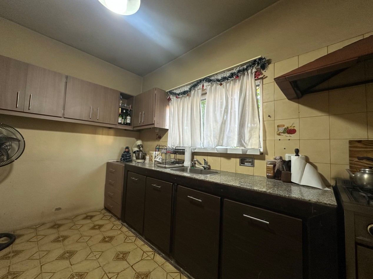 PH en Venta en Banfield - 4 Ambientes en Dos Plantas con Garage, Patio y Terraza - Ezeiza 2695