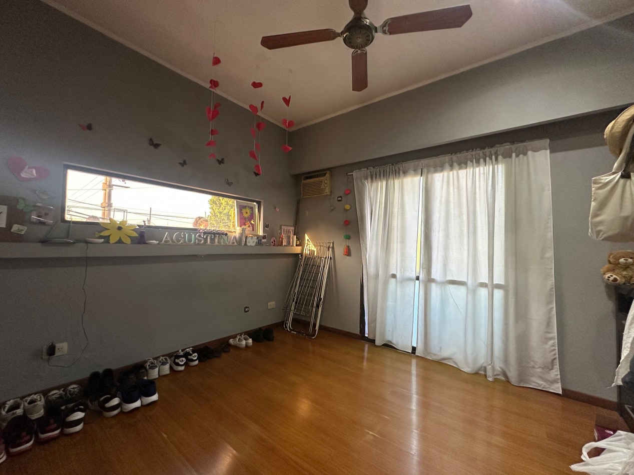 PH en Venta en Banfield - 4 Ambientes en Dos Plantas con Garage, Patio y Terraza - Ezeiza 2695