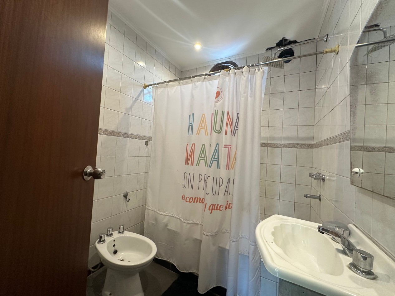 PH en Venta en Banfield - 4 Ambientes en Dos Plantas con Garage, Patio y Terraza - Ezeiza 2695