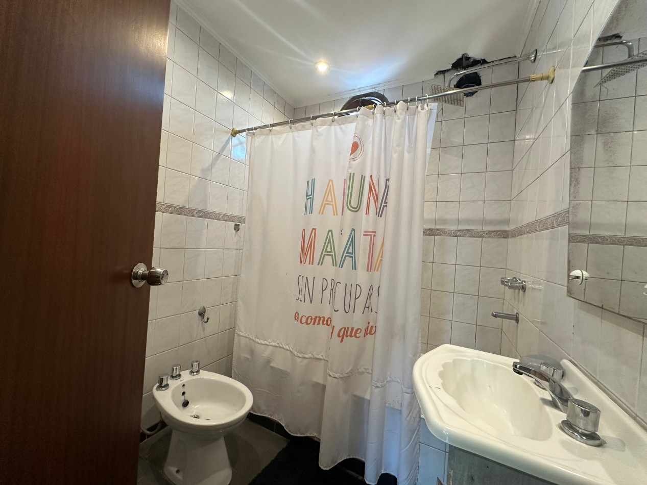 PH en Venta en Banfield - 4 Ambientes en Dos Plantas con Garage, Patio y Terraza - Ezeiza 2695