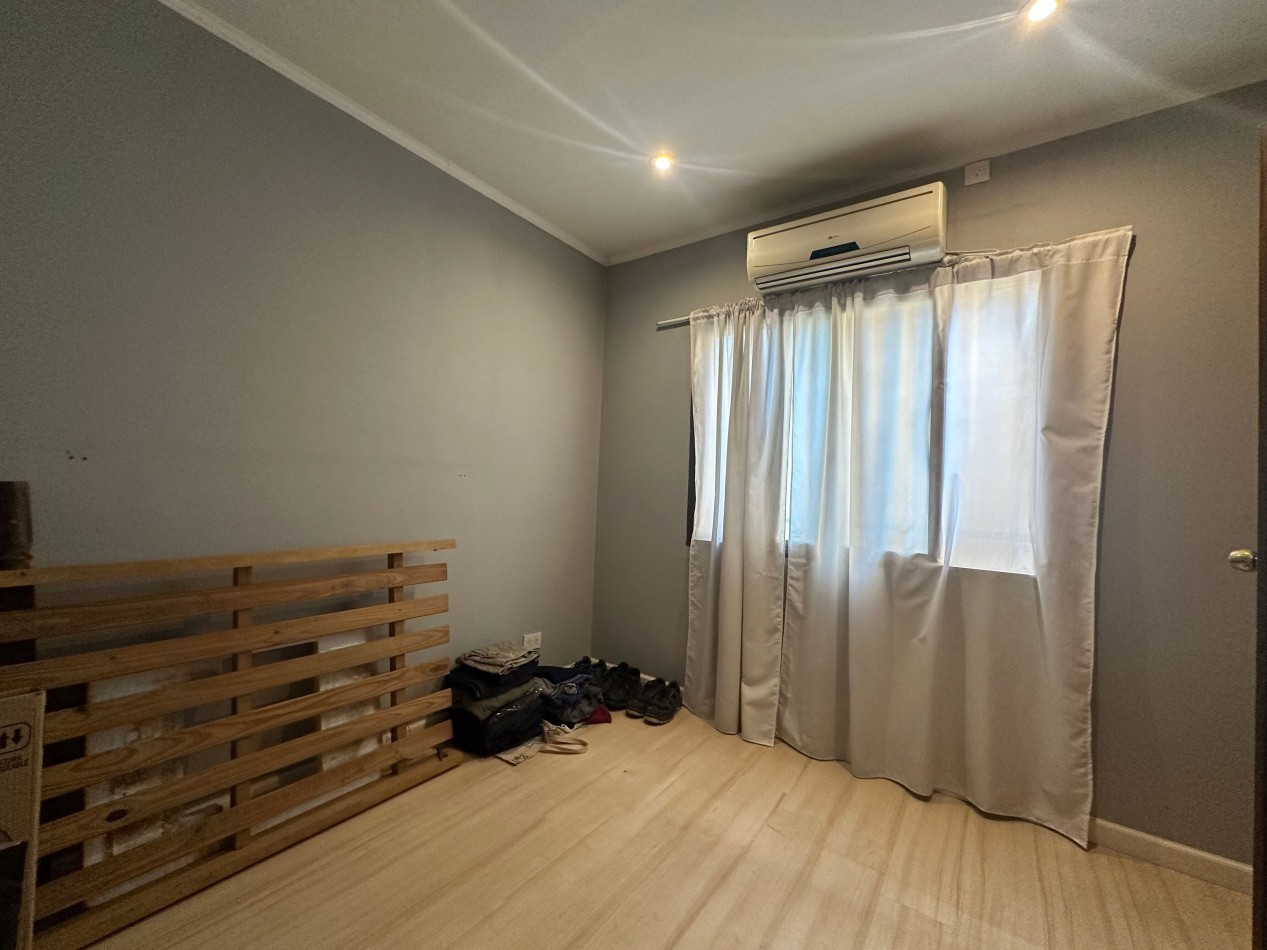 PH en Venta en Banfield - 4 Ambientes en Dos Plantas con Garage, Patio y Terraza - Ezeiza 2695