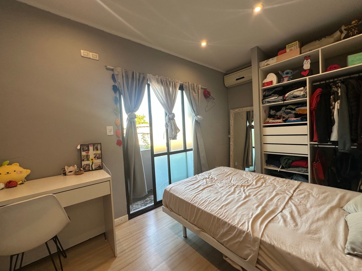 PH en Venta en Banfield - 4 Ambientes en Dos Plantas con Garage, Patio y Terraza - Ezeiza 2695