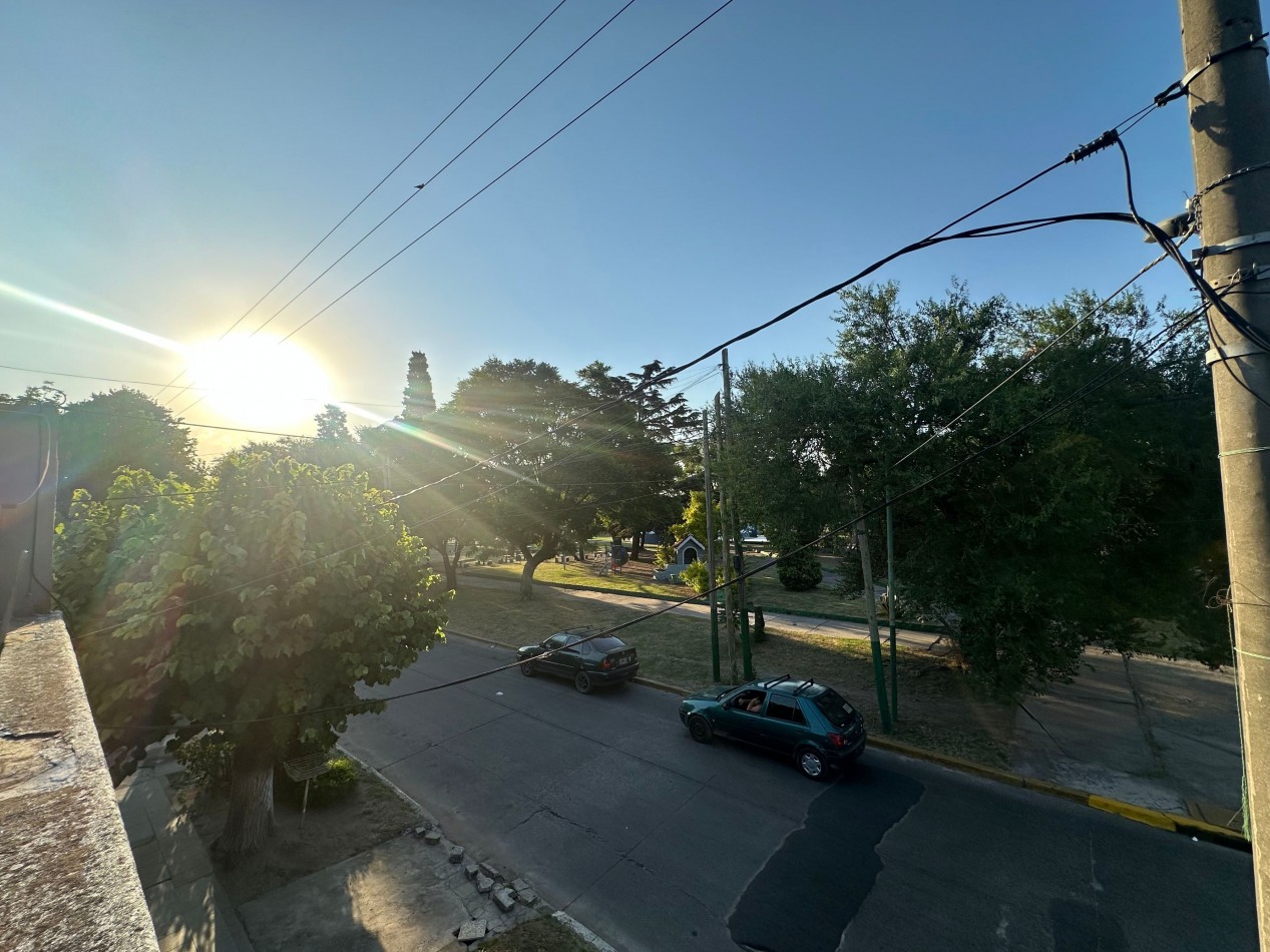PH en Venta en Banfield - 4 Ambientes en Dos Plantas con Garage, Patio y Terraza - Ezeiza 2695