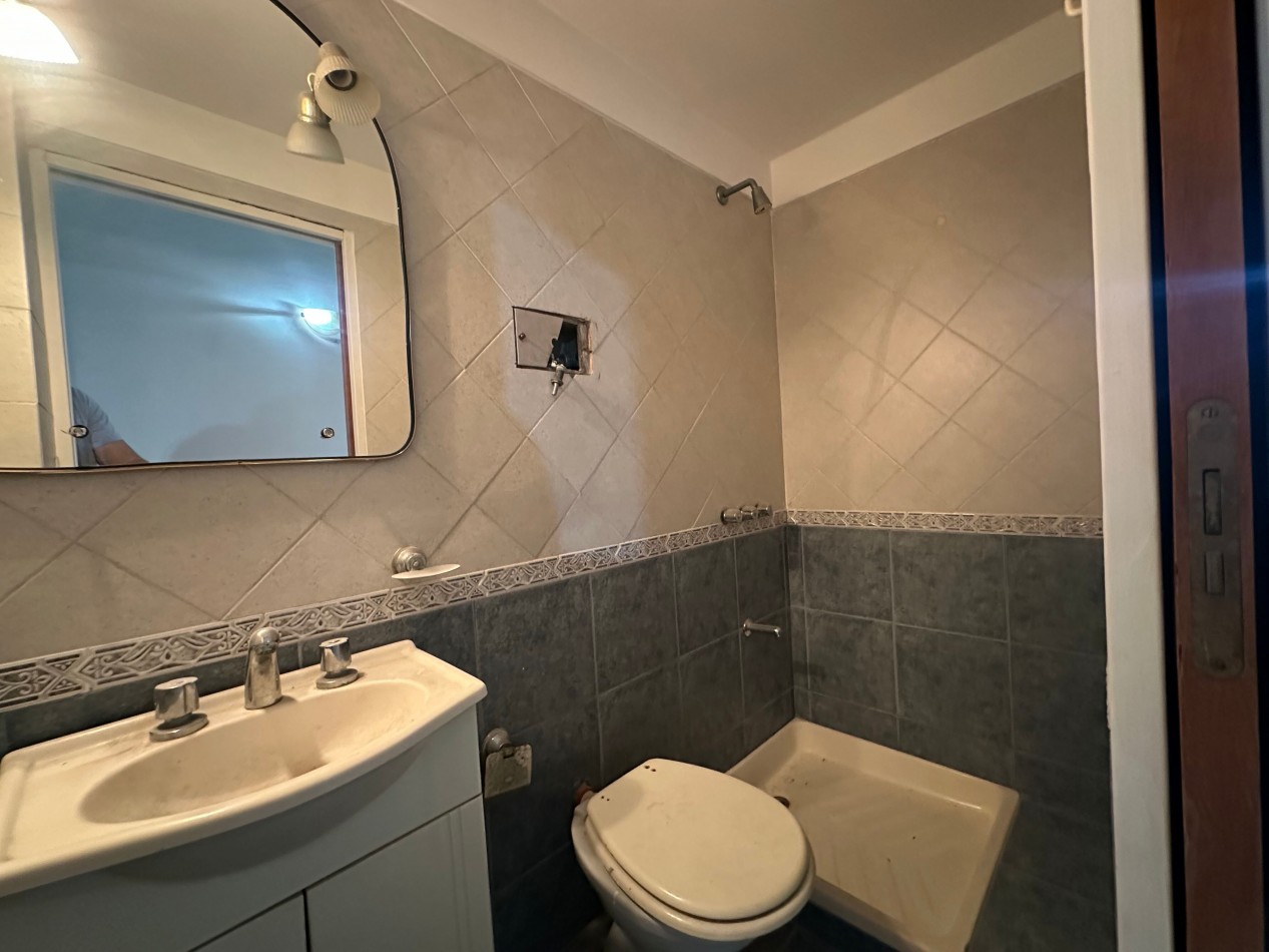Venta Departamento 4 Ambientes con Cochera y Balcon - 3 Dormitorios - Alvear 350