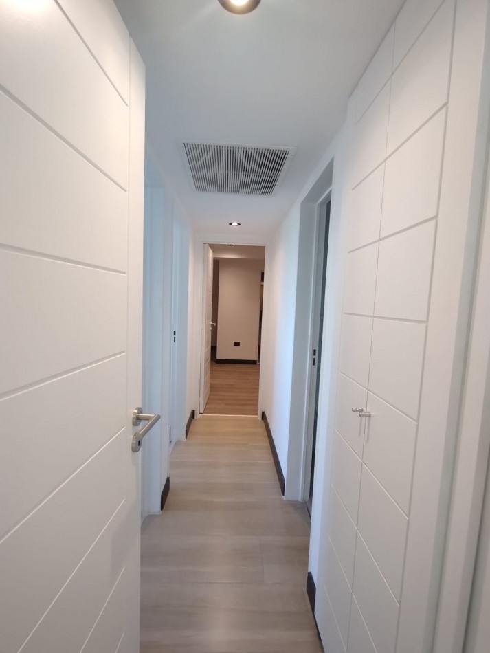 Departamento de 4 ambientes  con gran terraza privada, hidromasaje exterior y vista panoramica Escalada frente a UNLA 