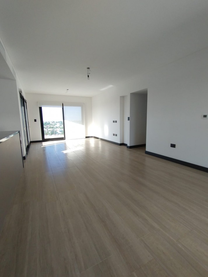 Departamento de 4 ambientes  con gran terraza privada, hidromasaje exterior y vista panoramica Escalada frente a UNLA 