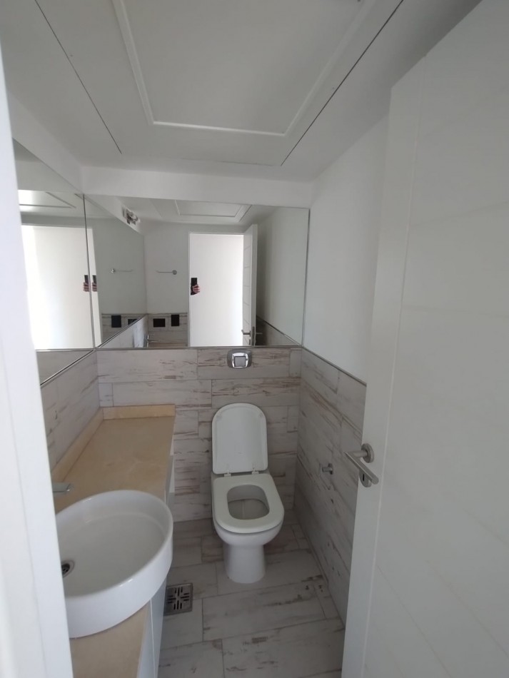 Departamento de 4 ambientes  con gran terraza privada, hidromasaje exterior y vista panoramica Escalada frente a UNLA 