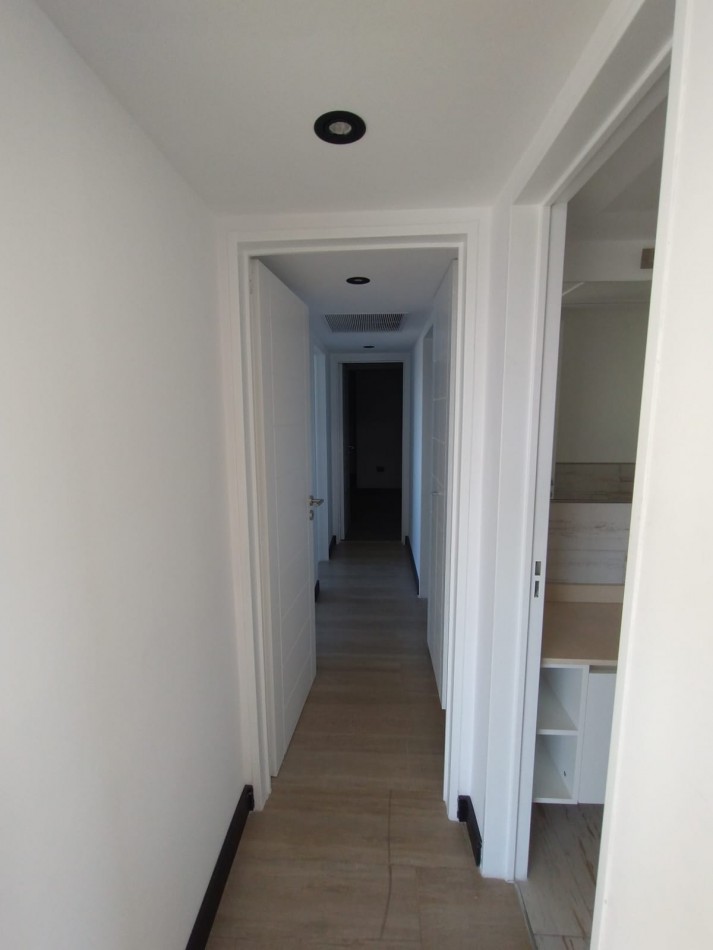 Departamento de 4 ambientes  con gran terraza privada, hidromasaje exterior y vista panoramica Escalada frente a UNLA 