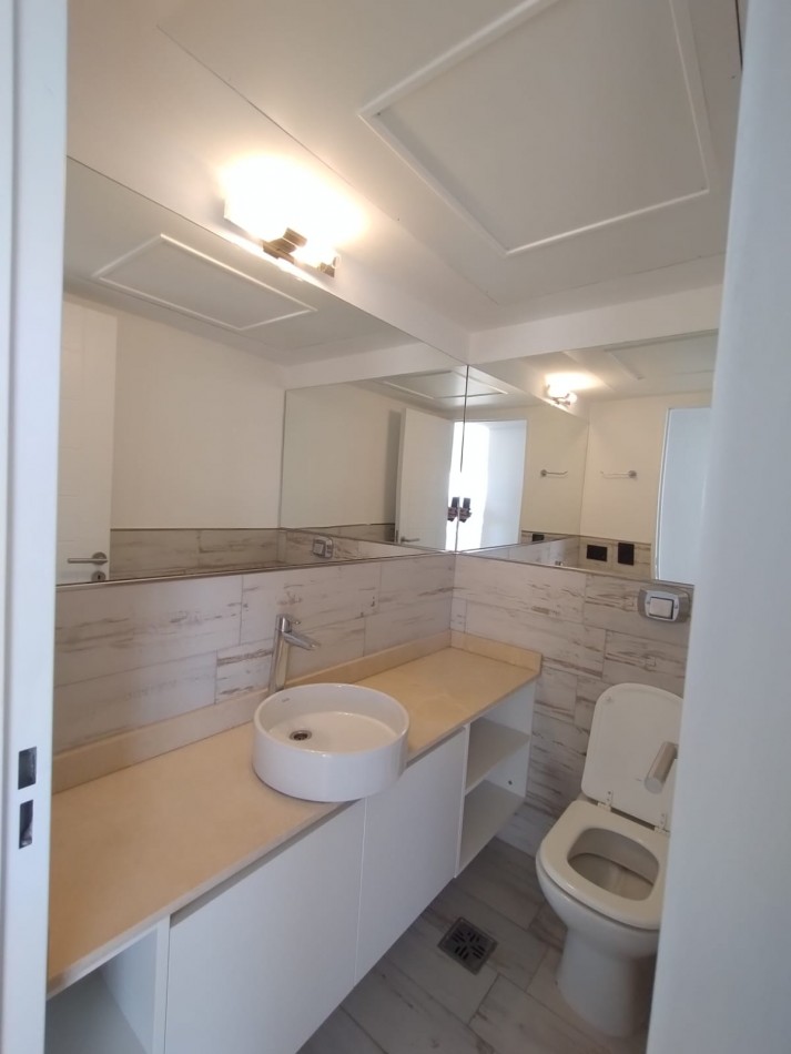 Departamento de 4 ambientes  con gran terraza privada, hidromasaje exterior y vista panoramica Escalada frente a UNLA 