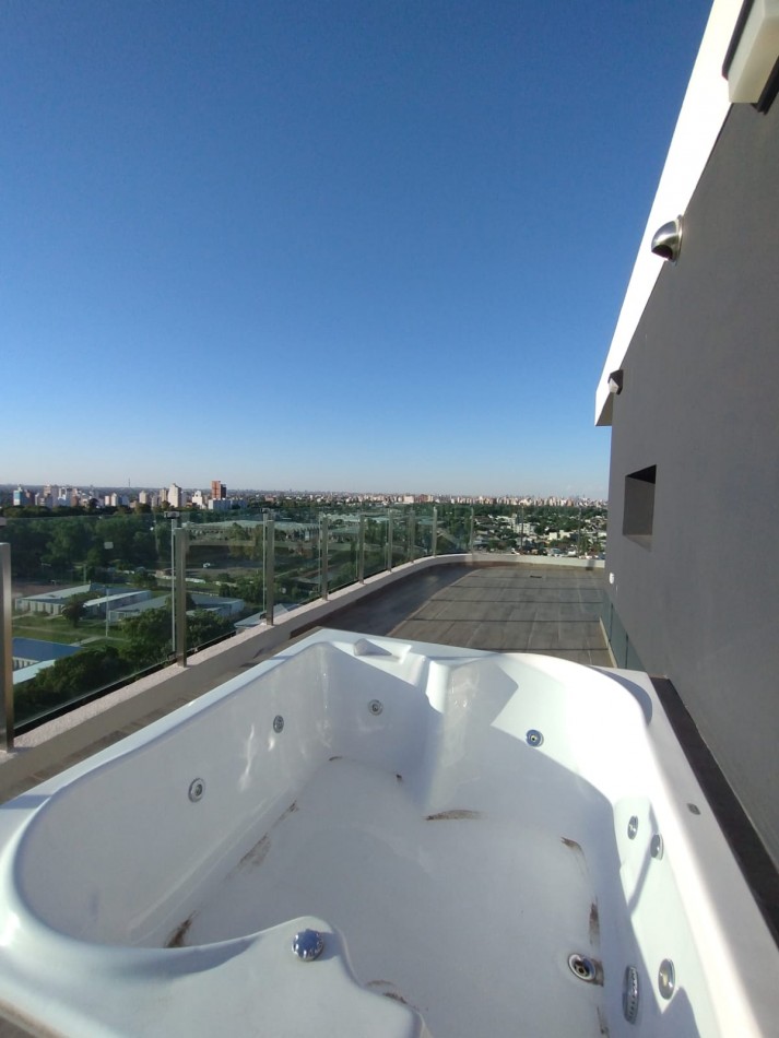 Departamento de 4 ambientes  con gran terraza privada, hidromasaje exterior y vista panoramica Escalada frente a UNLA 