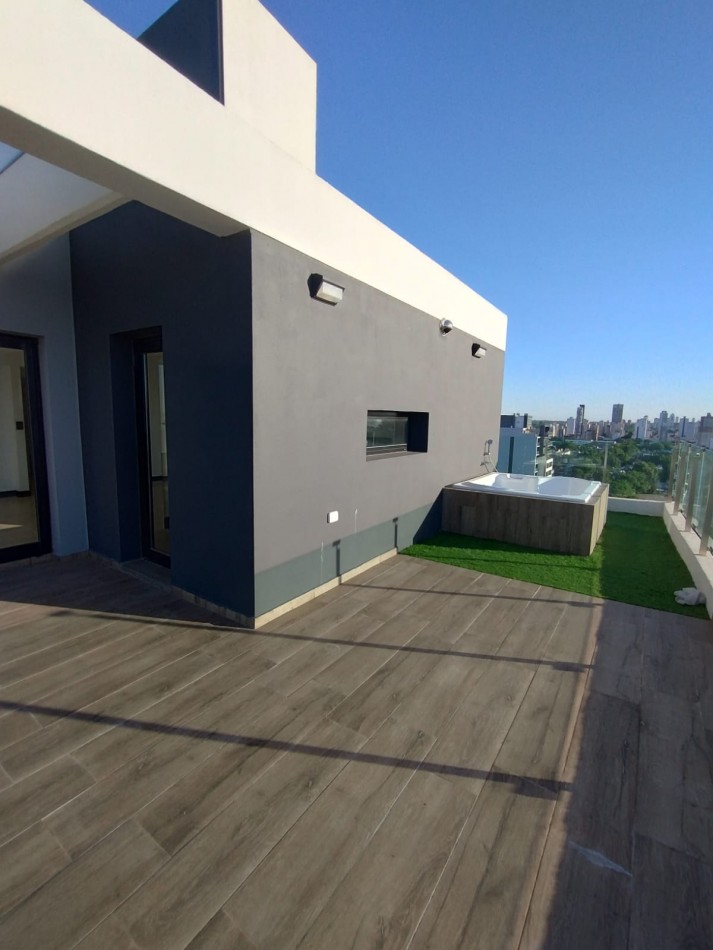 Departamento de 4 ambientes  con gran terraza privada, hidromasaje exterior y vista panoramica Escalada frente a UNLA 