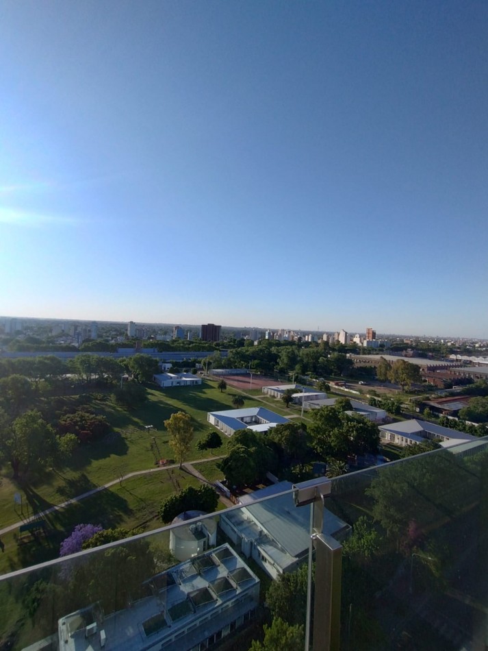 Departamento de 4 ambientes  con gran terraza privada, hidromasaje exterior y vista panoramica Escalada frente a UNLA 