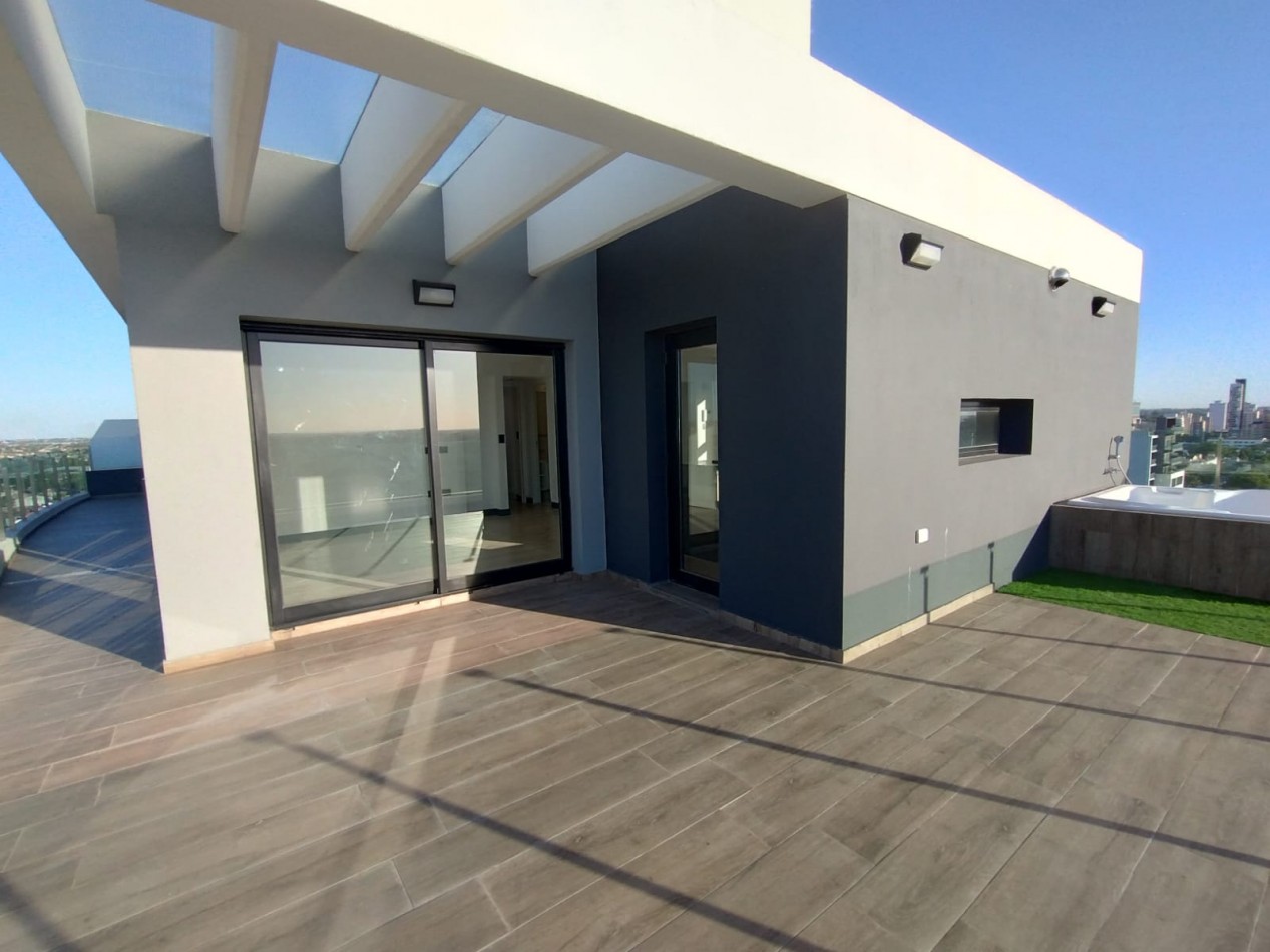 Departamento de 4 ambientes  con gran terraza privada, hidromasaje exterior y vista panoramica Escalada frente a UNLA 