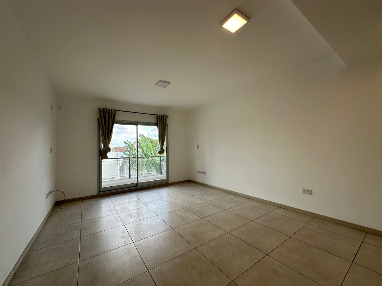 Departamento en alquiler 2 ambientes en duplex con balcon y balcon terraza - Bolivar 155 - Lomas de Zamora