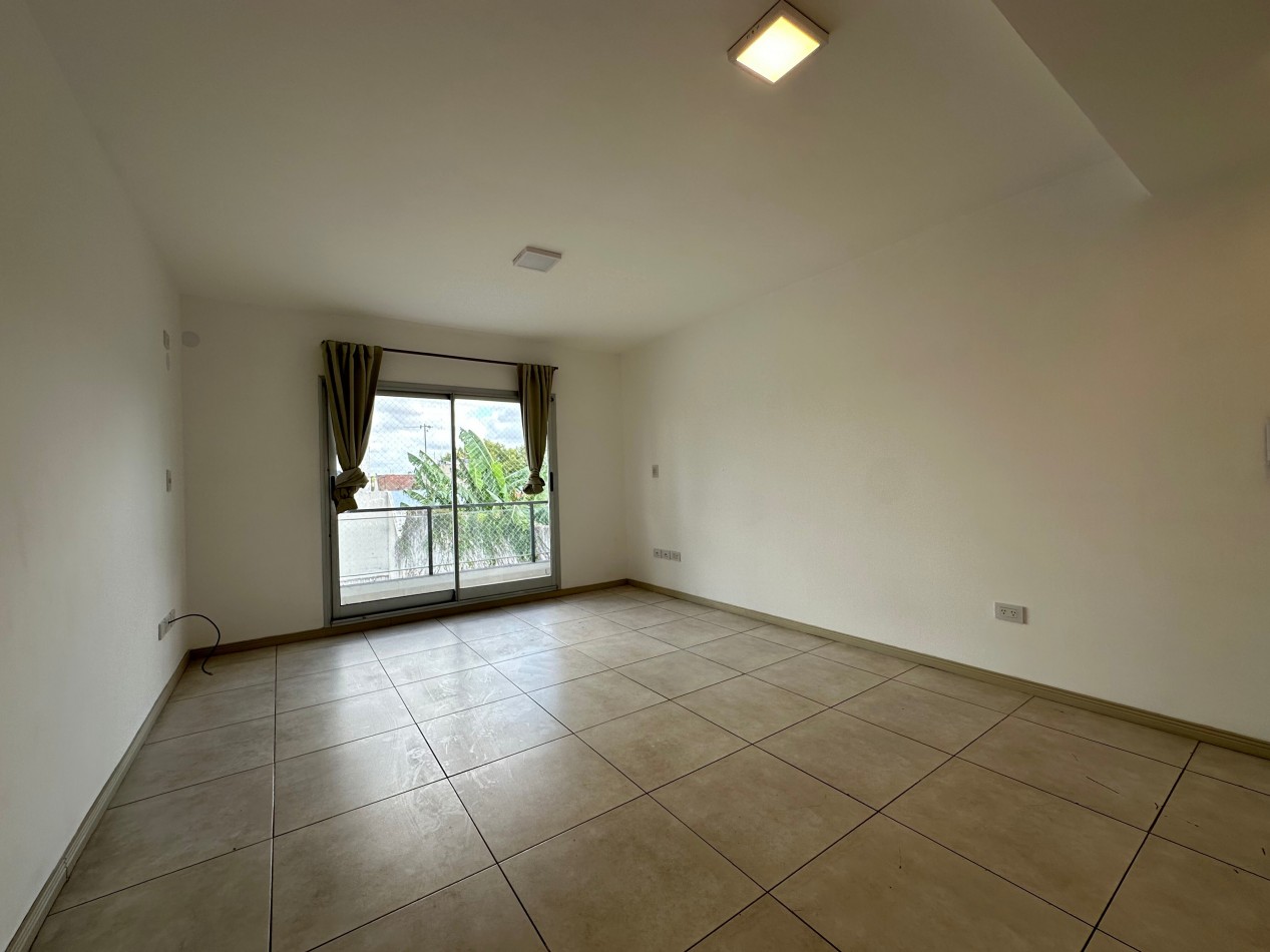 Departamento en alquiler 2 ambientes en duplex con balcon y balcon terraza - Bolivar 155 - Lomas de Zamora