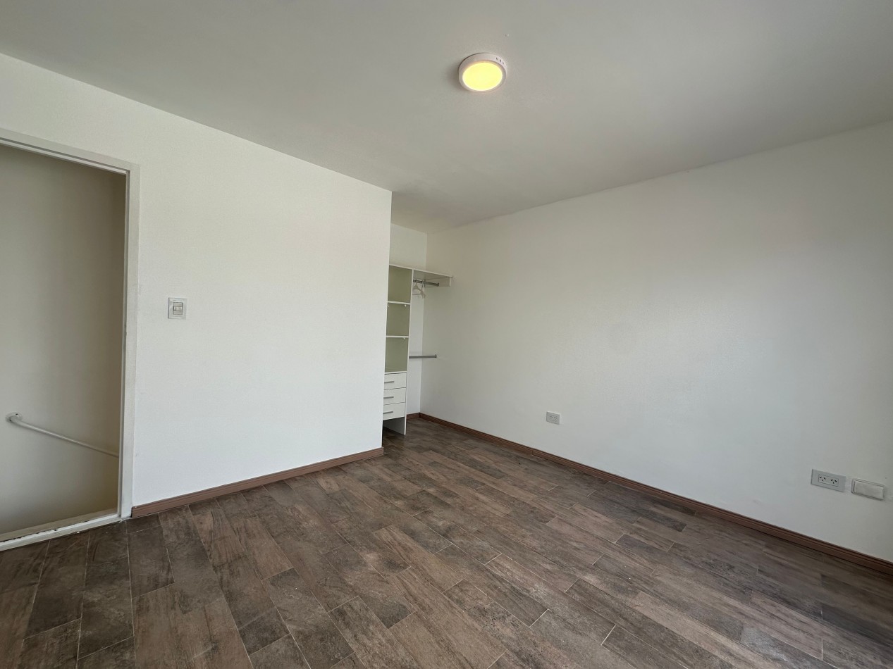 Departamento en alquiler 2 ambientes en duplex con balcon y balcon terraza - Bolivar 155 - Lomas de Zamora