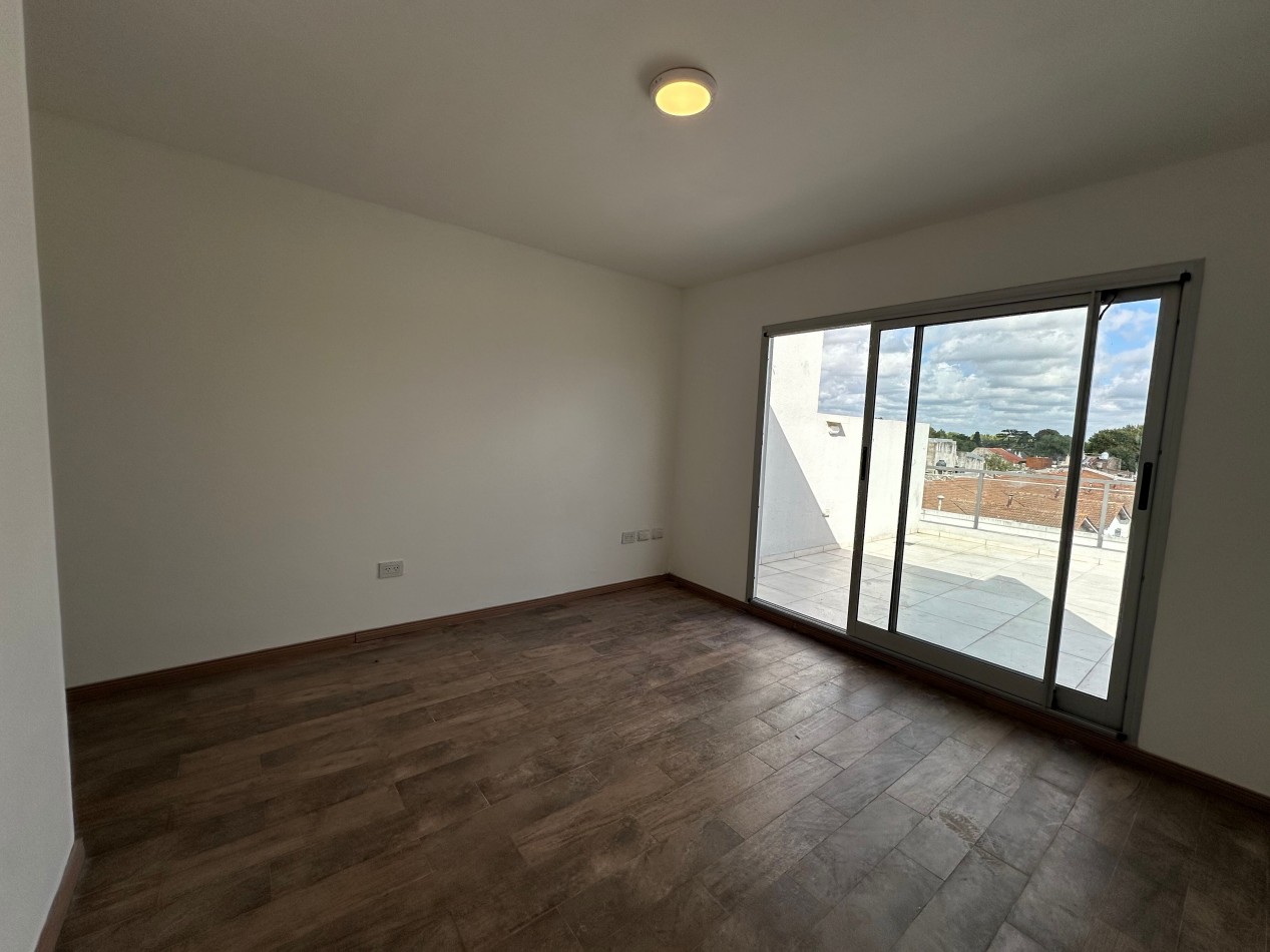 Departamento en alquiler 2 ambientes en duplex con balcon y balcon terraza - Bolivar 155 - Lomas de Zamora