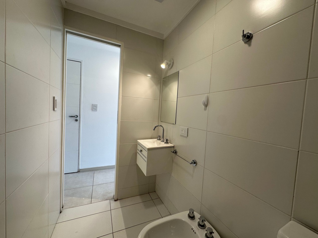 Departamento en alquiler 2 ambientes en duplex con balcon y balcon terraza - Bolivar 155 - Lomas de Zamora