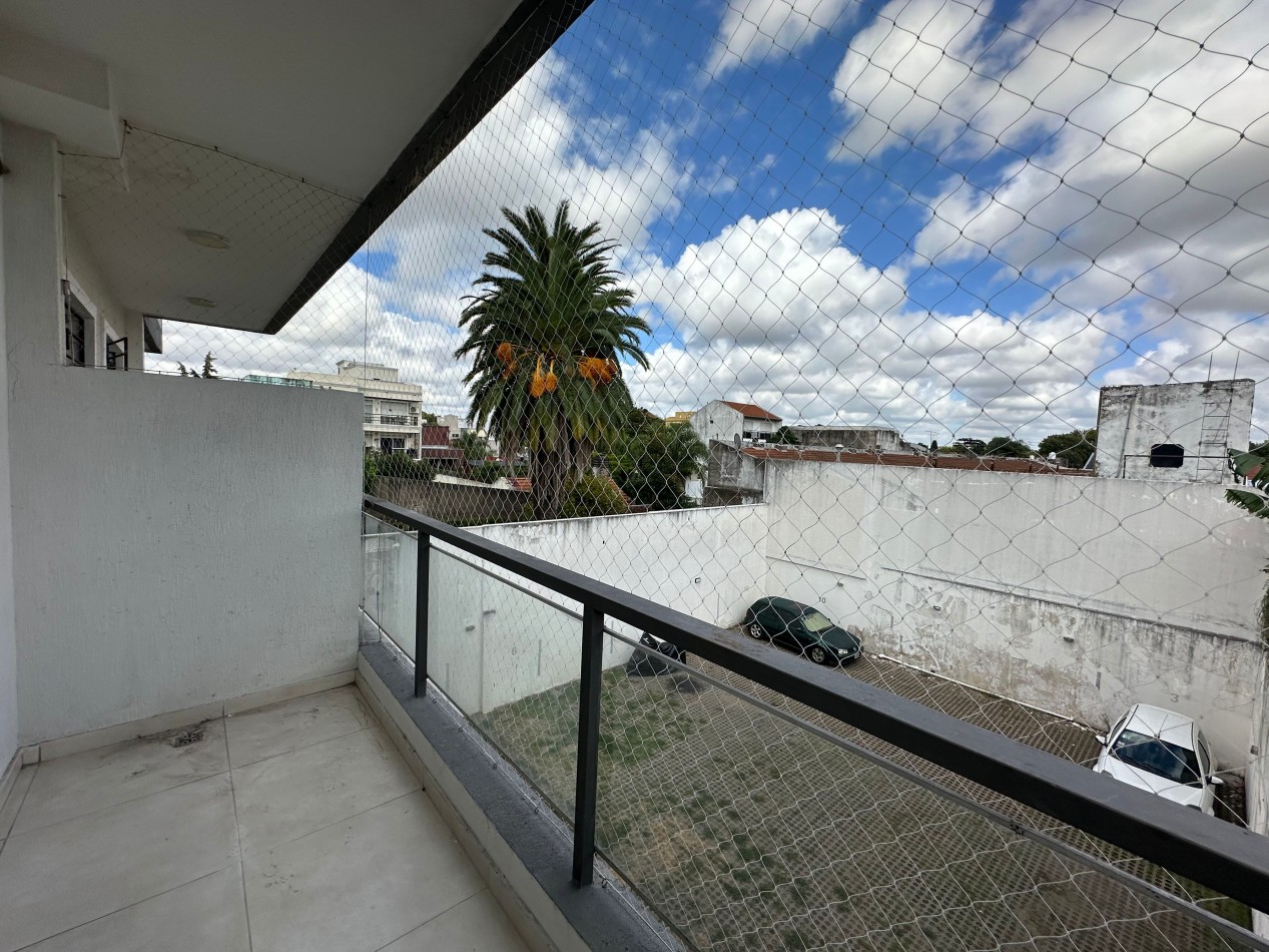 Departamento en alquiler 2 ambientes en duplex con balcon y balcon terraza - Bolivar 155 - Lomas de Zamora