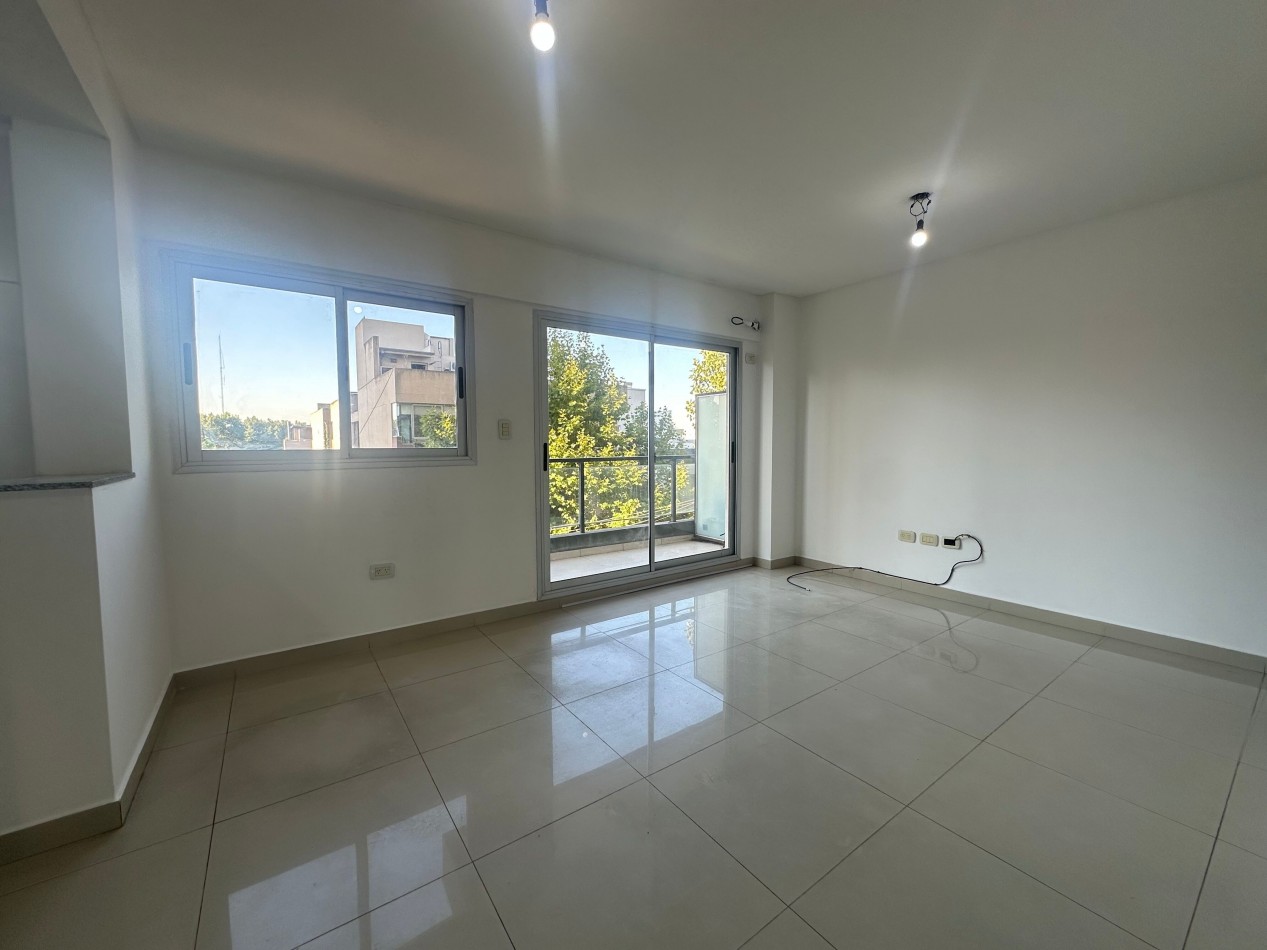 DEPTO 2 AMBIENTES CON COCHERA TERRAZA PRIVADA LOMAS CENTRICO APTO PROFESIONAL