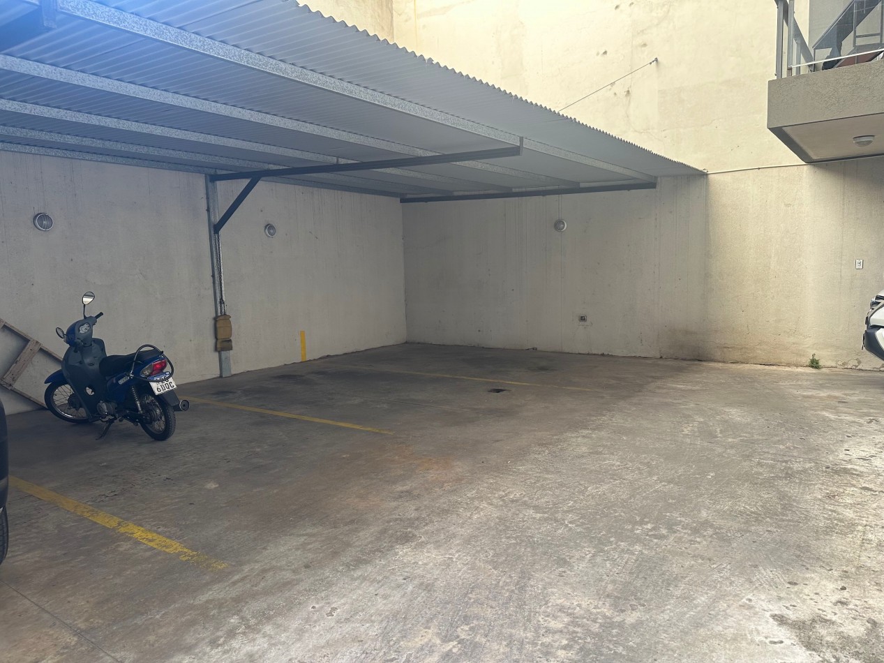 DEPTO 2 AMBIENTES CON COCHERA TERRAZA PRIVADA LOMAS CENTRICO APTO PROFESIONAL