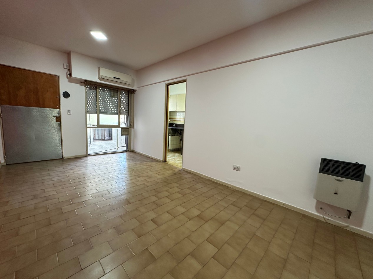 APTO CREDITO Departamento 2 ambientes amplio con cochera cubierta fija - Lomas de Zamora
