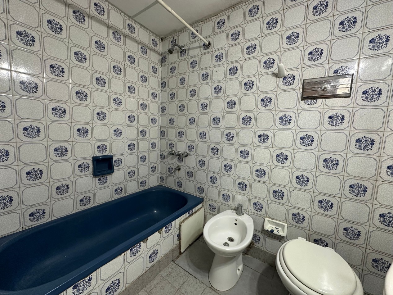 APTO CREDITO Departamento 2 ambientes amplio con cochera cubierta fija - Lomas de Zamora