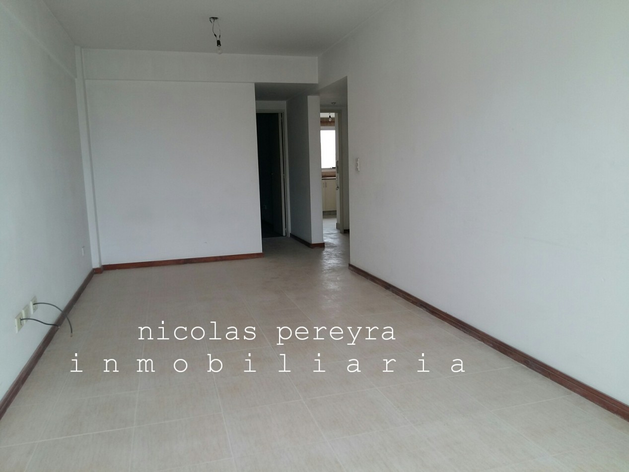 Departamento 2 ambientes en alquiler · 9° piso · Cochera · Lomas de Zamora centro