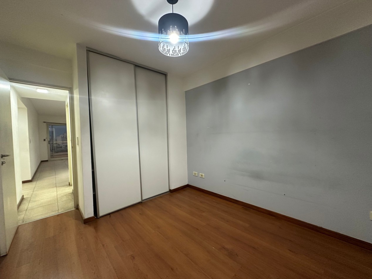 Departamento 2 ambientes en alquiler · 9° piso · Cochera · Lomas de Zamora centro