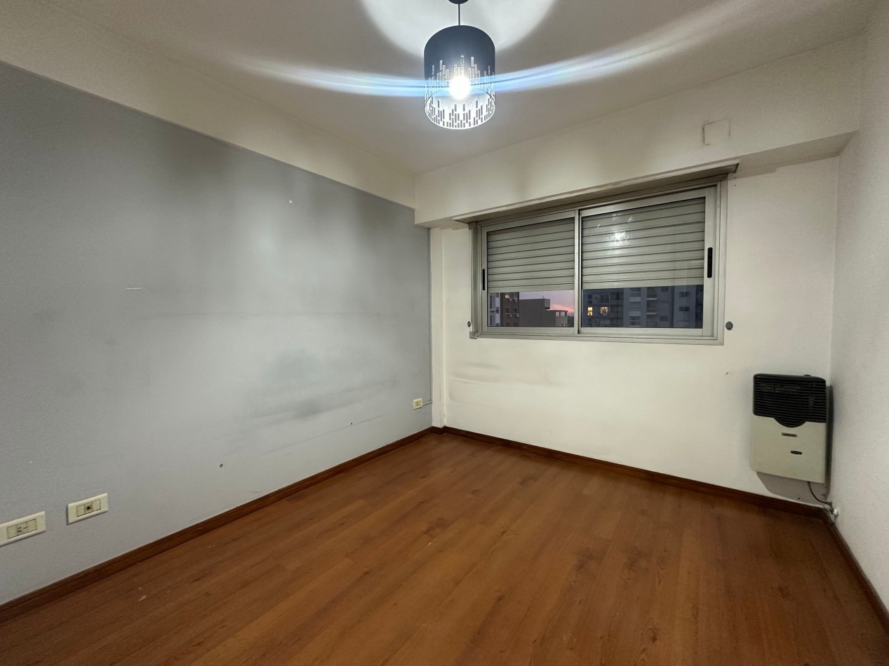 Departamento 2 ambientes en alquiler · 9° piso · Cochera · Lomas de Zamora centro