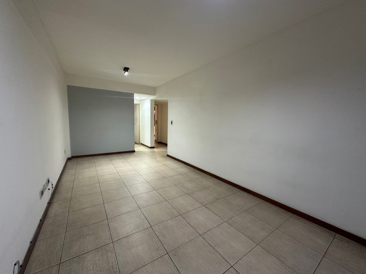 Departamento 2 ambientes en alquiler · 9° piso · Cochera · Lomas de Zamora centro