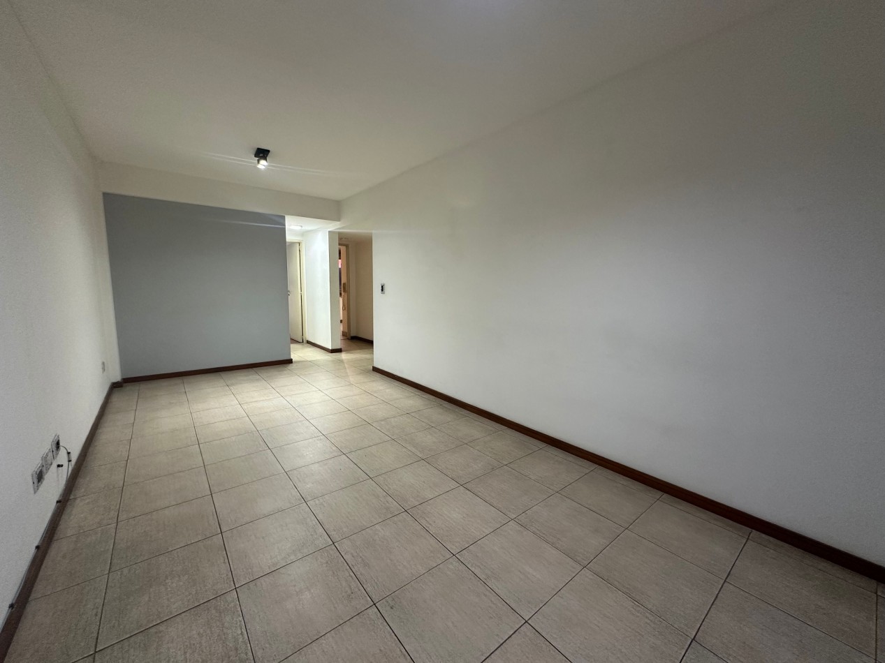Departamento 2 ambientes en alquiler · 9° piso · Cochera · Lomas de Zamora centro