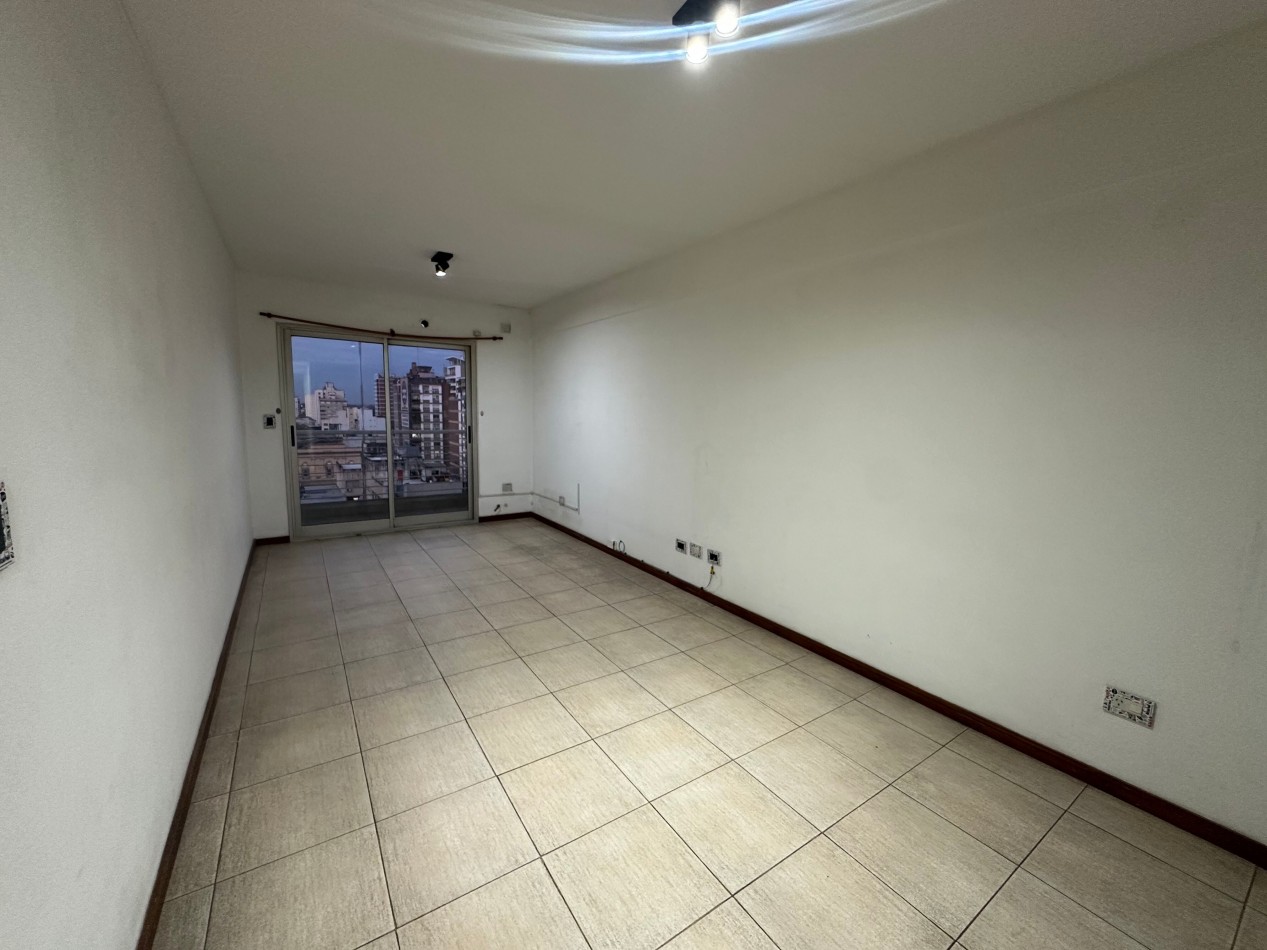 Departamento 2 ambientes en alquiler · 9° piso · Cochera · Lomas de Zamora centro