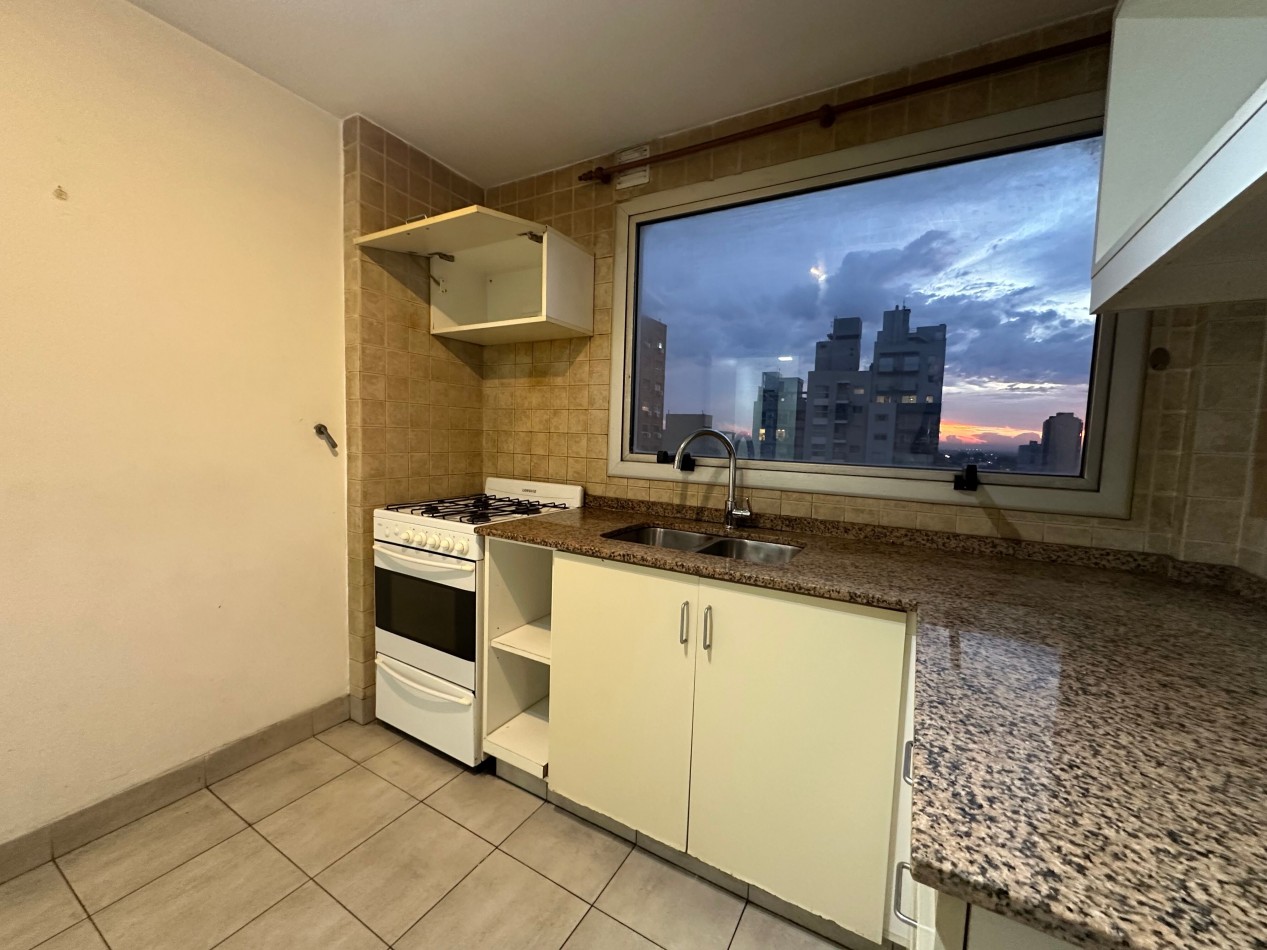 Departamento 2 ambientes en alquiler · 9° piso · Cochera · Lomas de Zamora centro