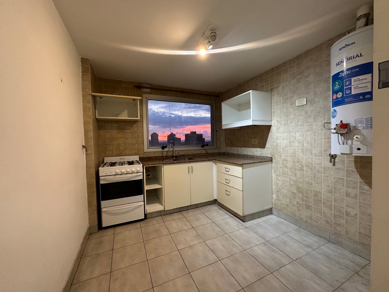 Departamento 2 ambientes en alquiler · 9° piso · Cochera · Lomas de Zamora centro