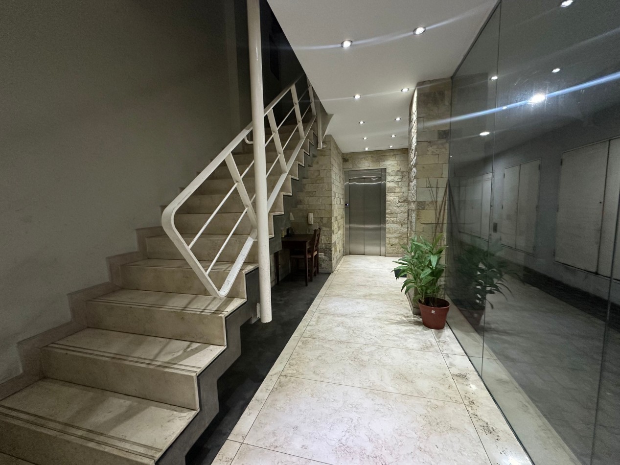 Departamento 2 ambientes en alquiler · 9° piso · Cochera · Lomas de Zamora centro