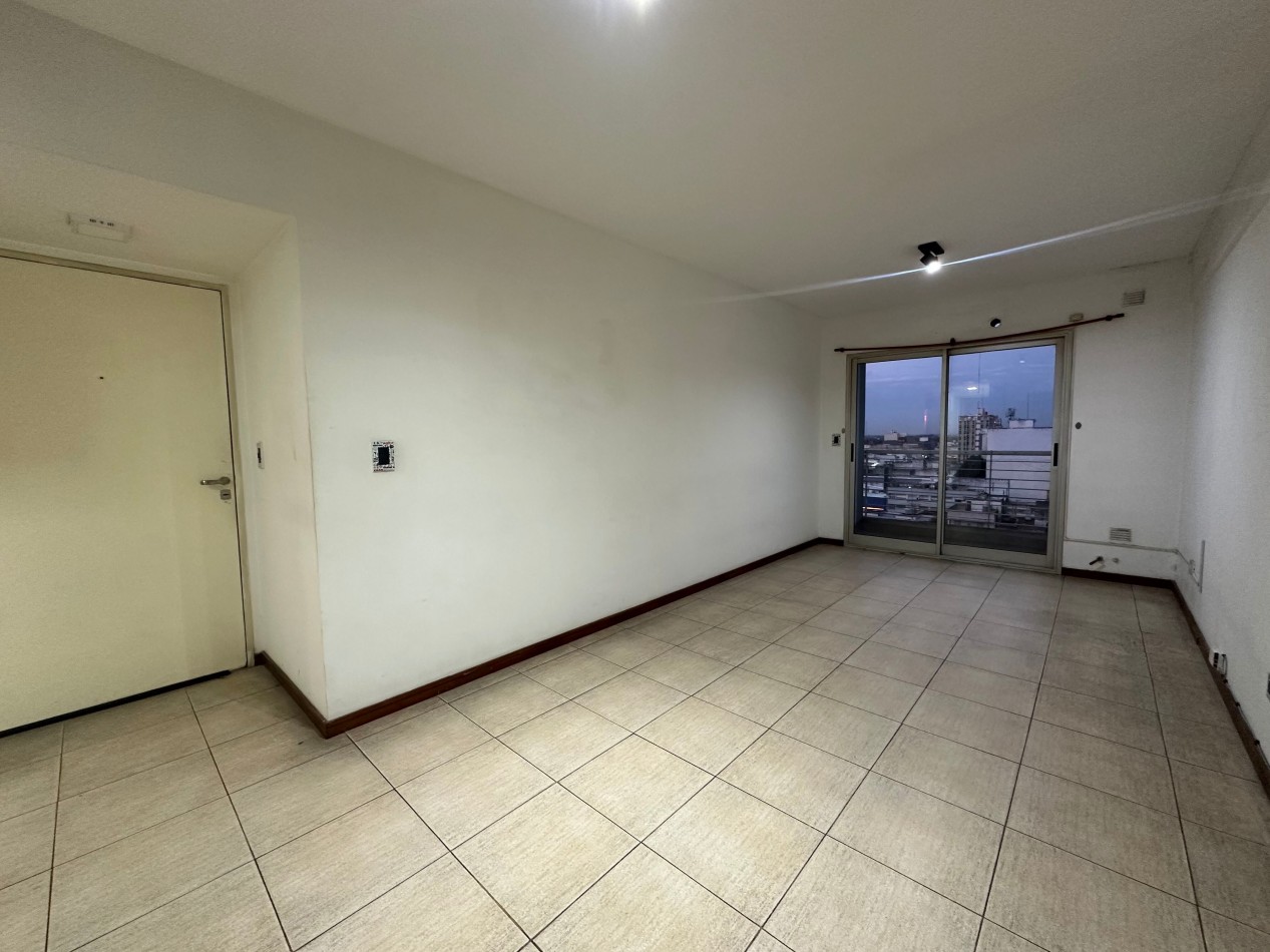 Departamento 2 ambientes en alquiler · 9° piso · Cochera · Lomas de Zamora centro