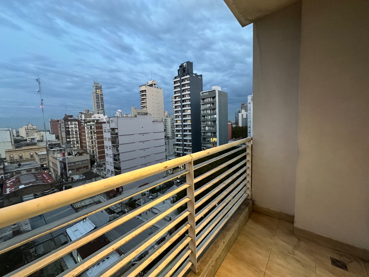 Departamento 2 ambientes en alquiler · 9° piso · Cochera · Lomas de Zamora centro